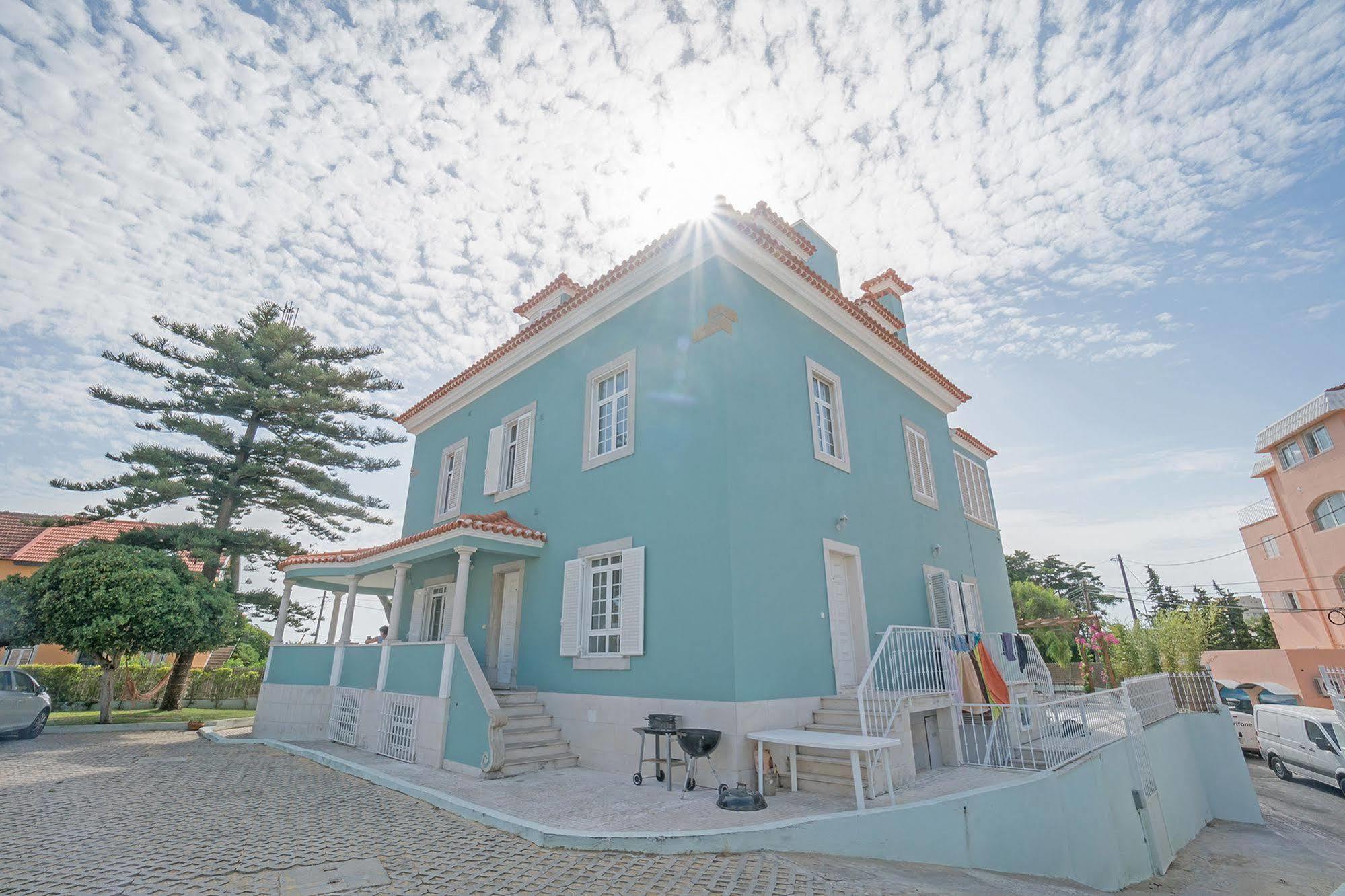 Blue Boutique & Suites Hostel Estoril