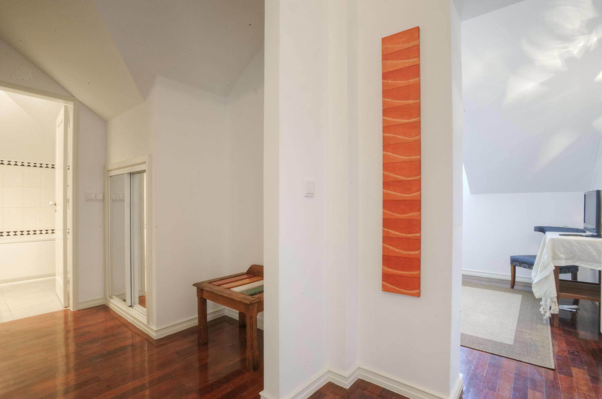 Blue Boutique & Suites Hostel Estoril