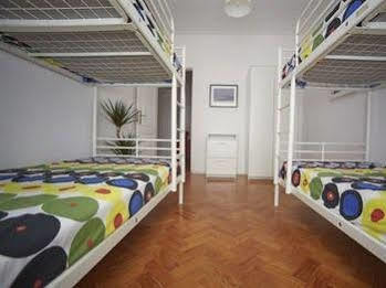 Naga Laut Surf Villa Guest house Costa da Caparica