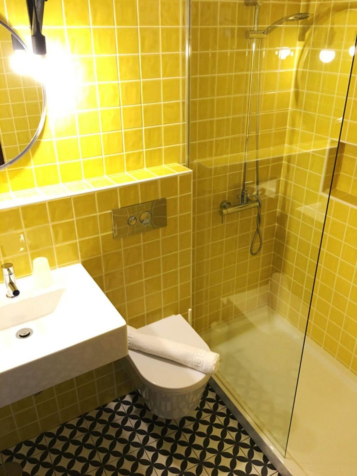 Lemon Tree Apartment