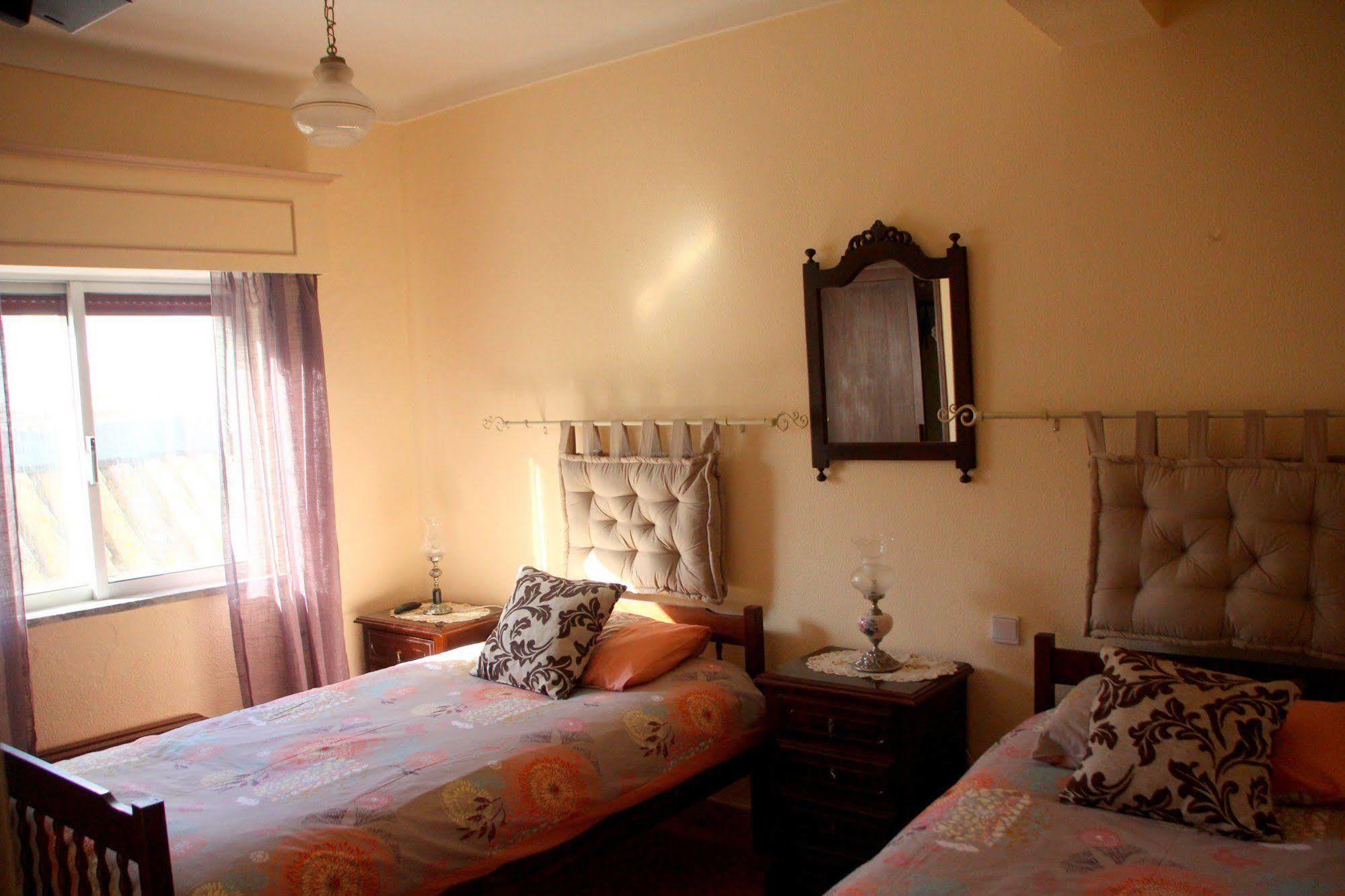 Al - Local Bicuar Guest house