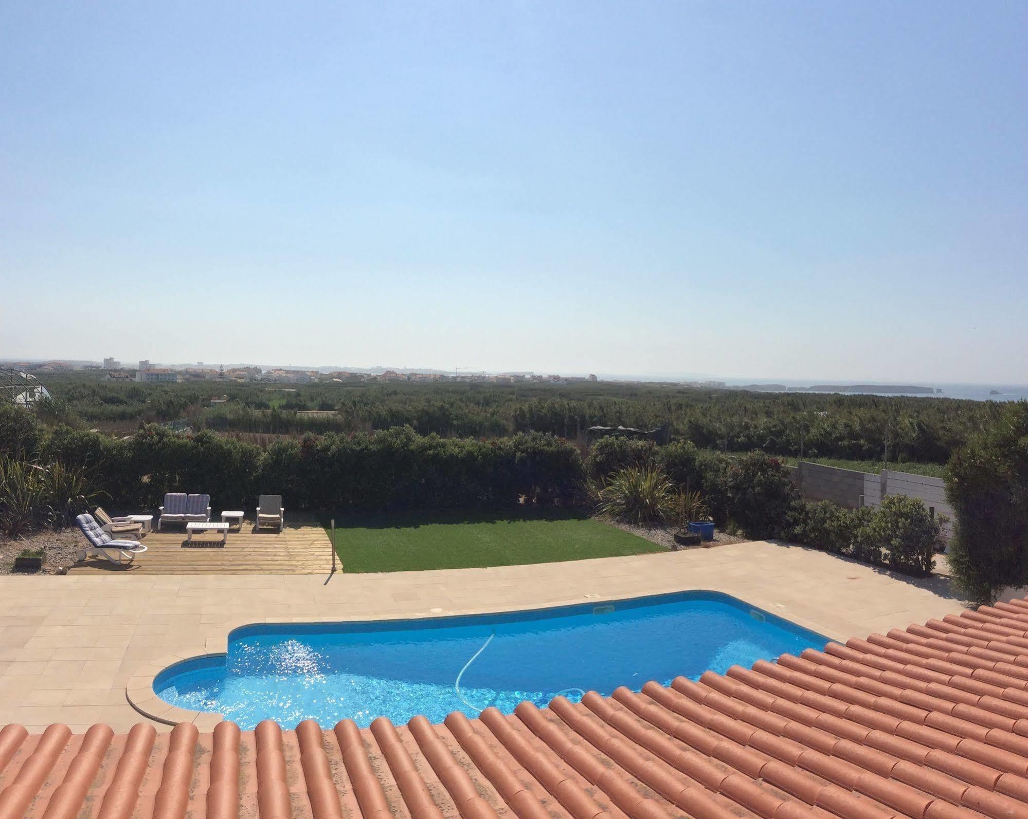 Hostel Freesurfcamp &
