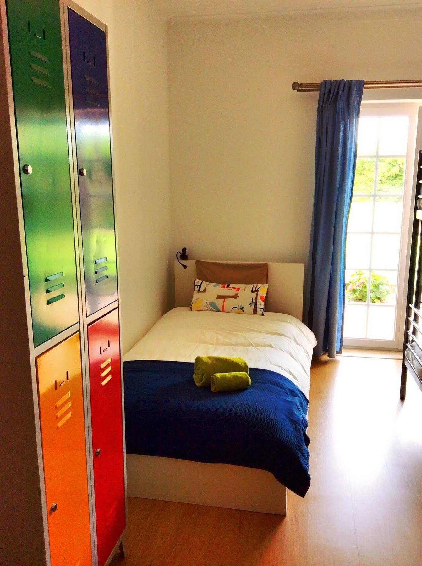 Hostel Freesurfcamp & *