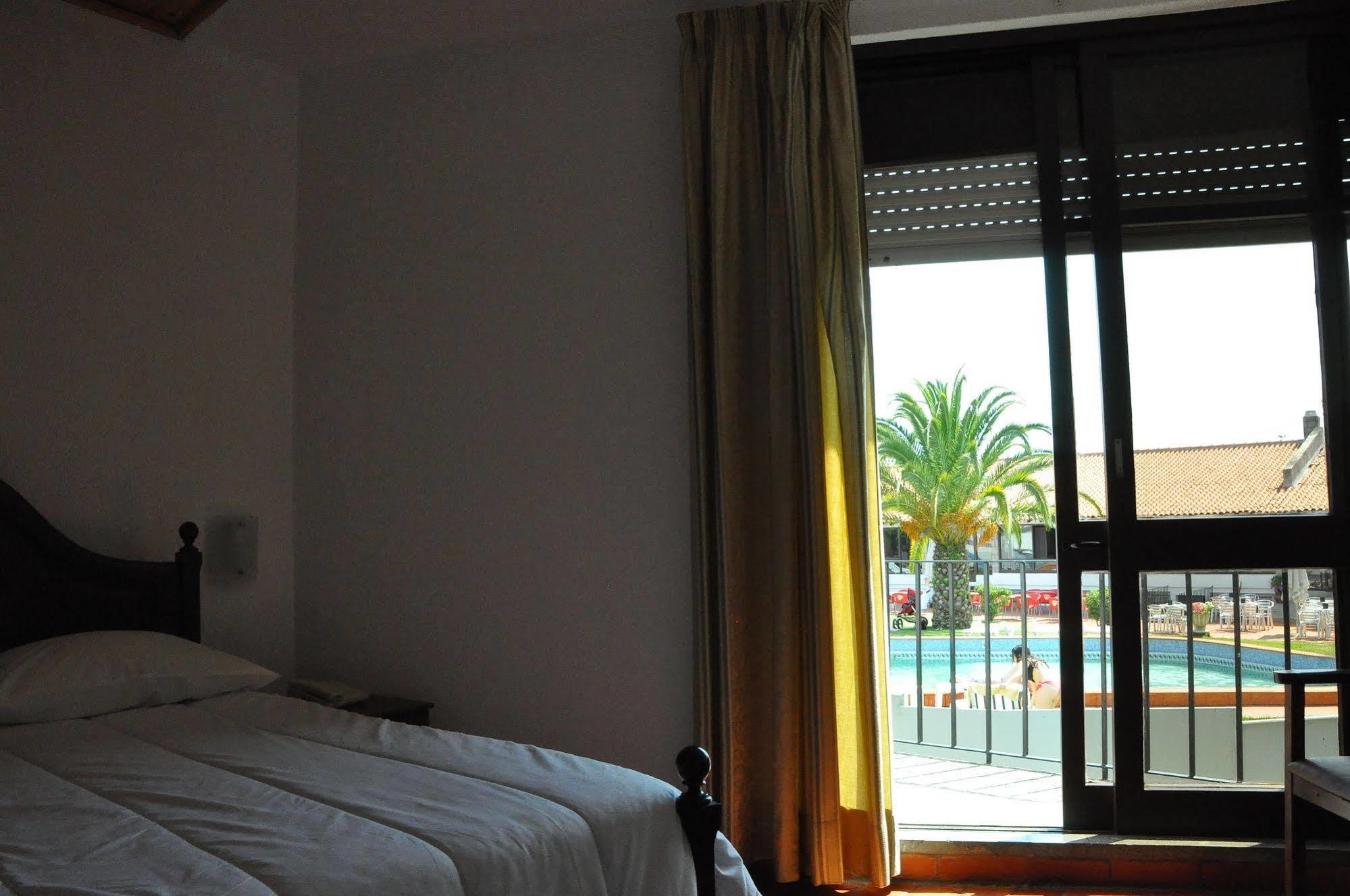 Do Cais Hotel 2*