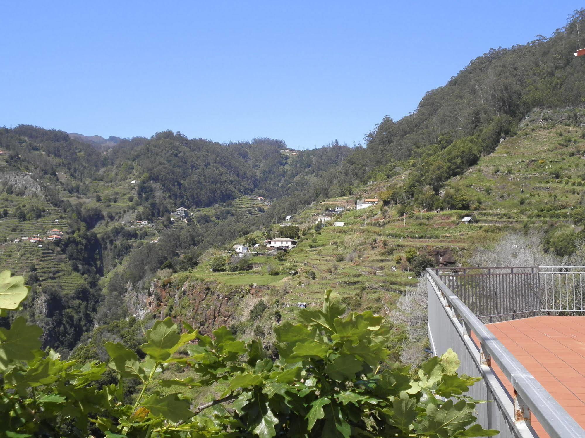 Luz - Family House Vacations- Large Private Outdoor Area Villa *
