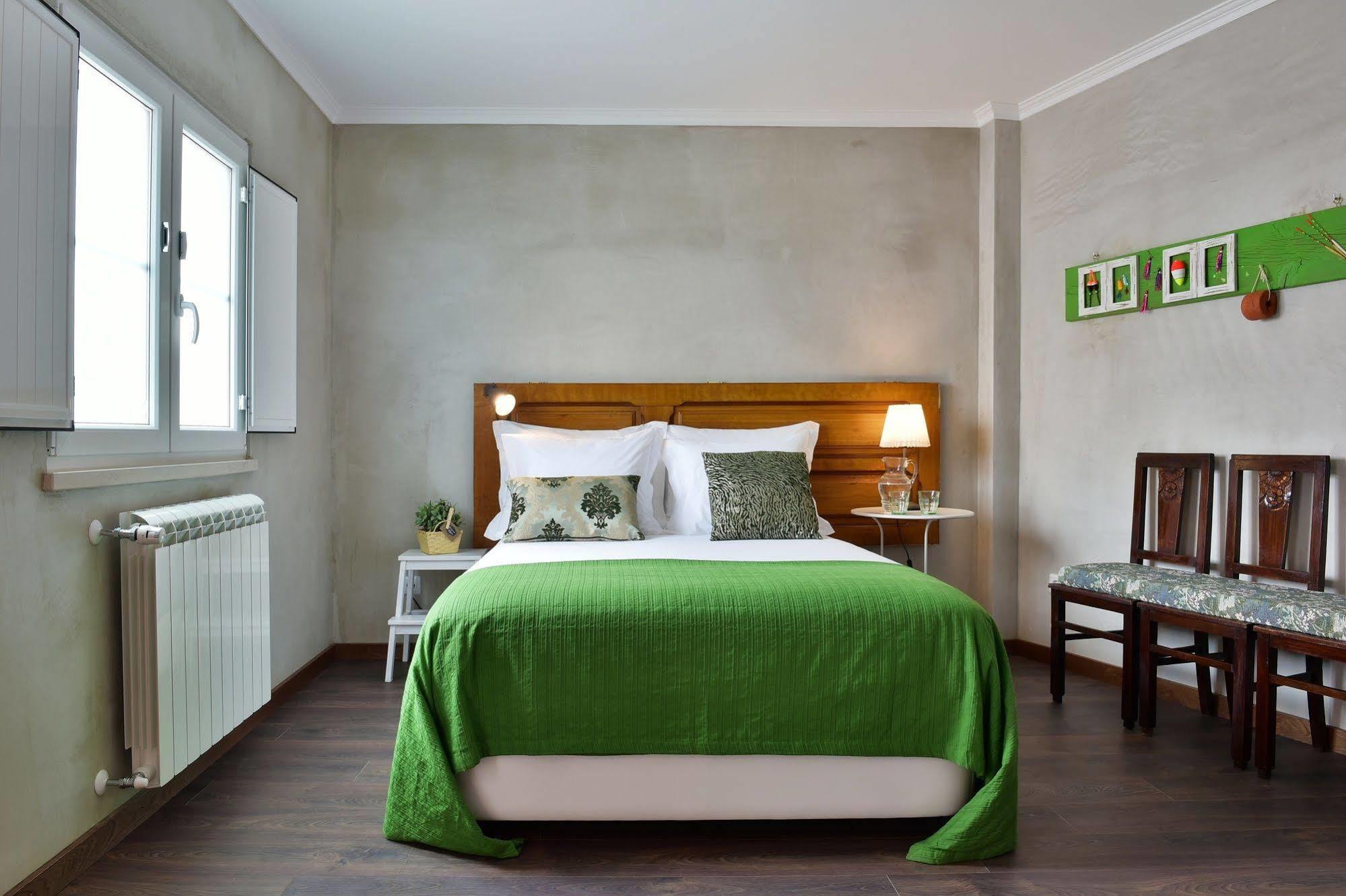 Bed & Breakfast Mercearia D'alegria Boutique Peniche