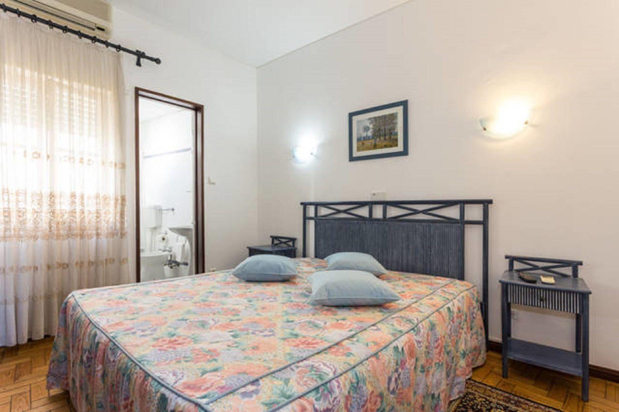 Residencial Miramar Guest house Quarteira