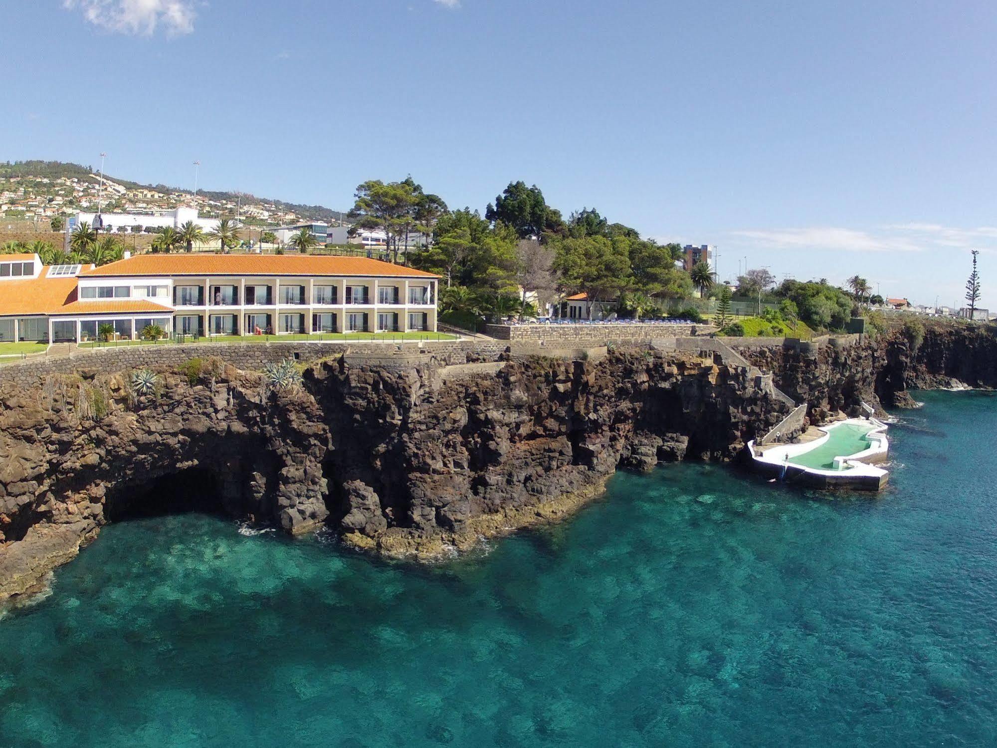 Albatroz & Yacht Club Santa Cruz - Madeira
