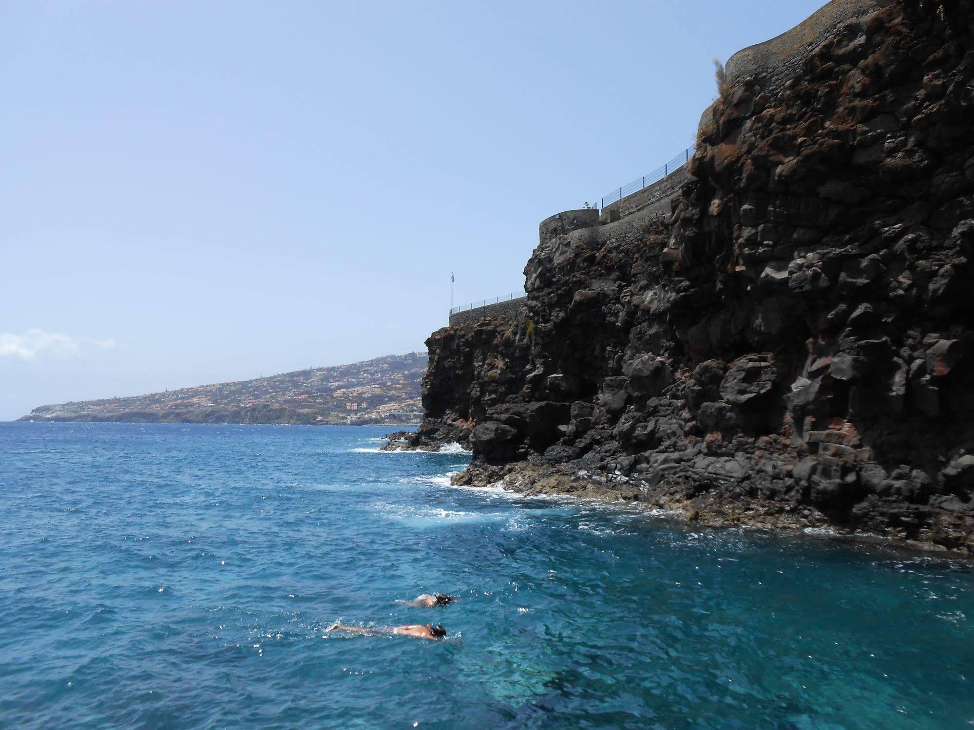 Albatroz & Yacht Club Santa Cruz - Madeira