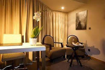 Cidnay - Charming & Executive Center Hotel