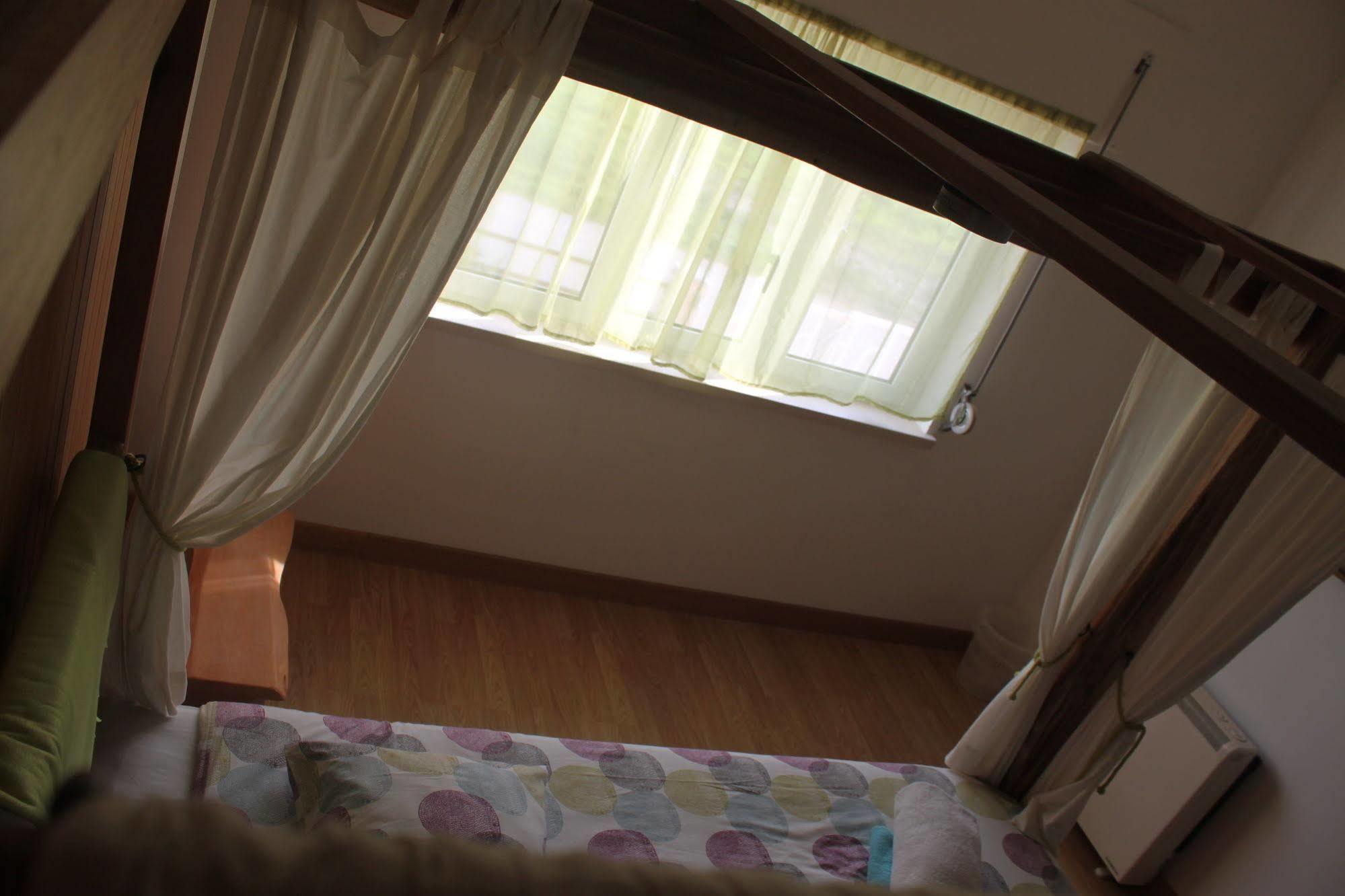 Hostel Tribo Da Praia - Almagreira Surf *