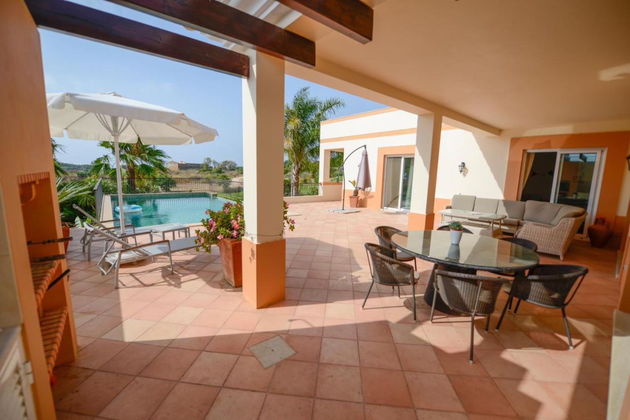 Ria Alvor Luxurious Golfview Villa *