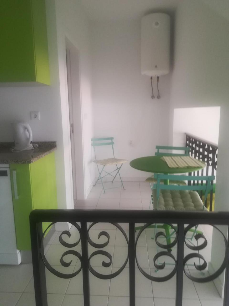 Apartamento Studio With Pool Garden