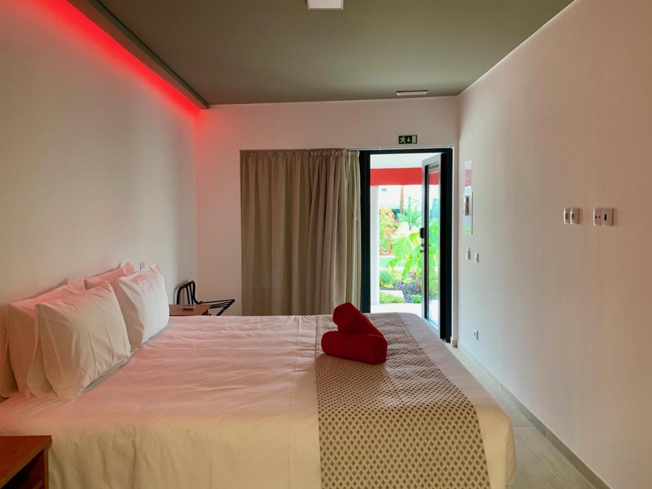 3 Caparica - Lisbon Gay Hotel