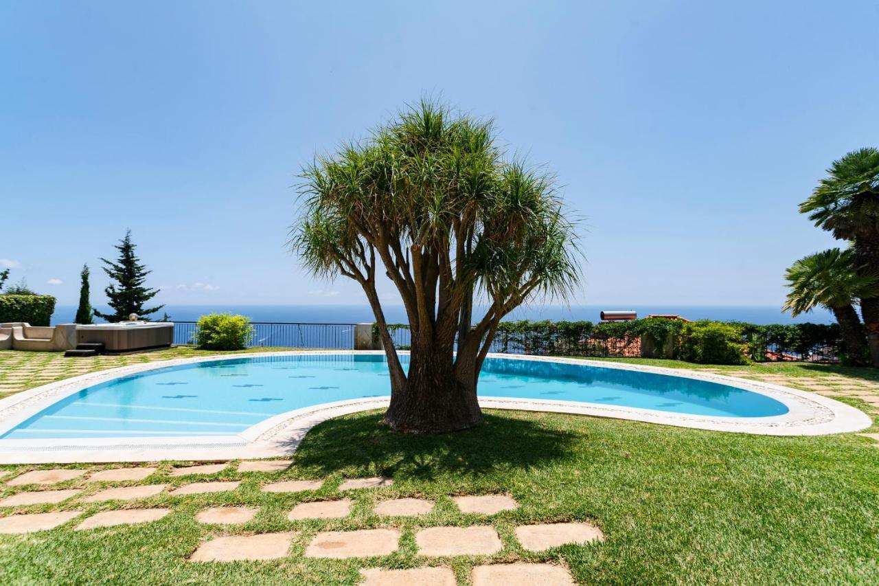 Eucalipto By An Island Villa