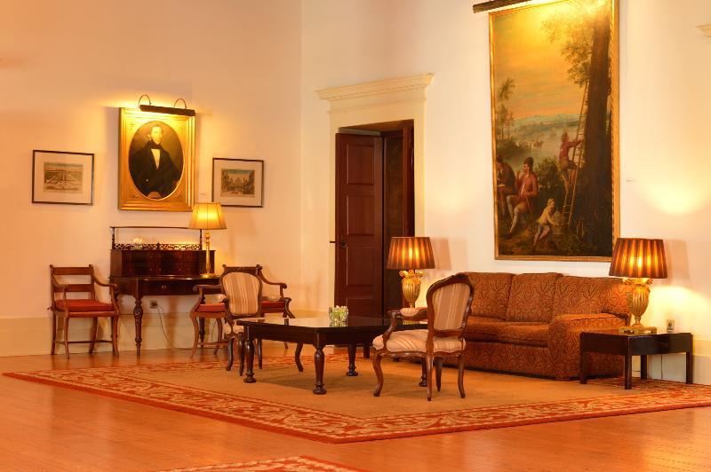 Hotel Mosteiro De 5*