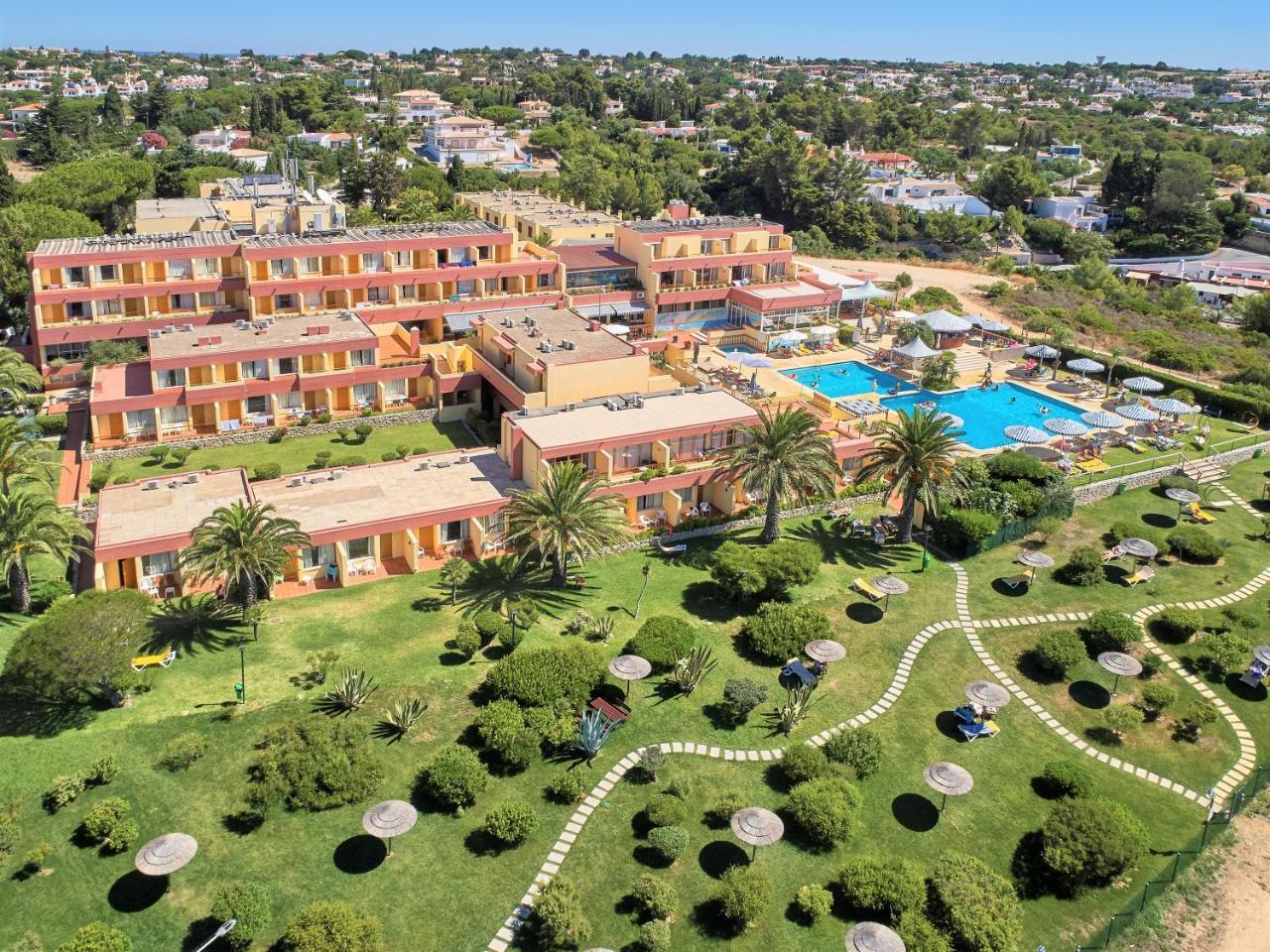 Hotel Baia Cristal & 4*