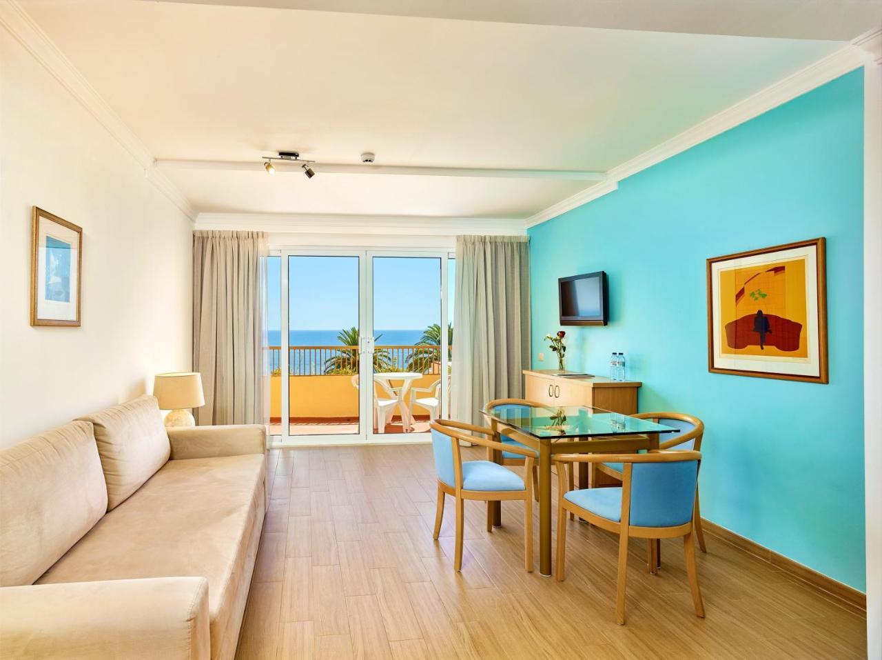 Hotel Baia Cristal & 4*