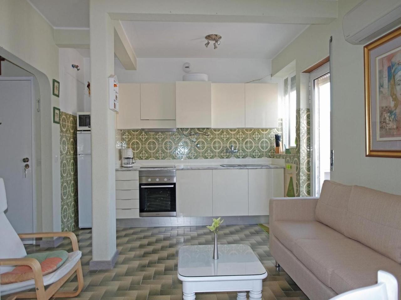 Old Town Hostel *