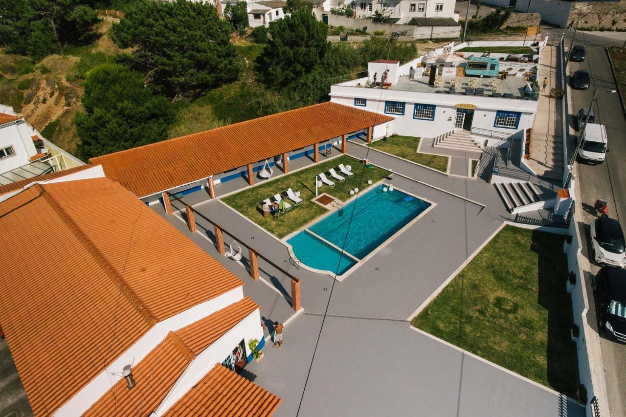 Zulla Nazare's Surf Village * Nazare