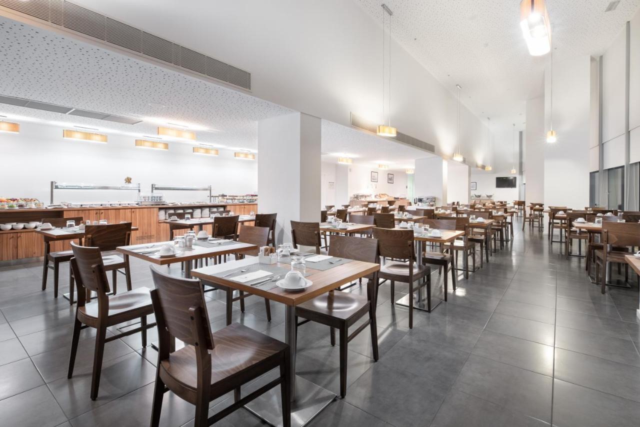 Eurostars Oasis Plaza Hotel 4*