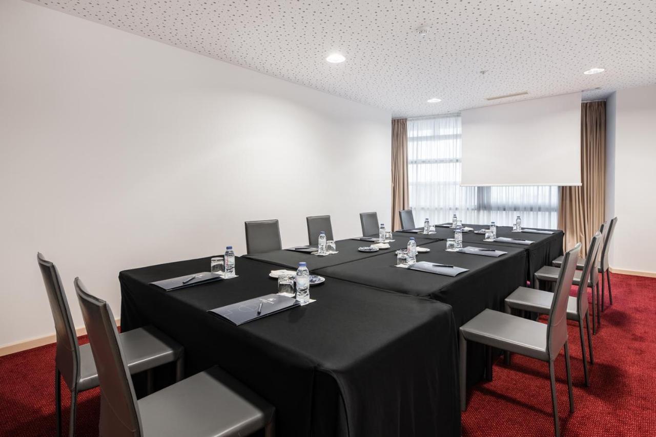 Hotel Eurostars Oasis Plaza 4*