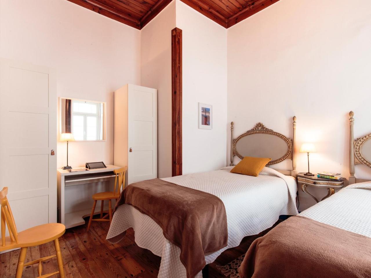 Casa Do Cais De Sao Martinho Do Porto Holiday home *