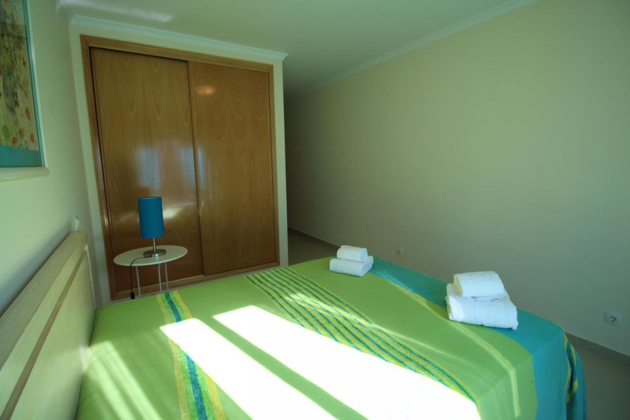 Apartment T2 Da Rocha 1ª Linha 4 *