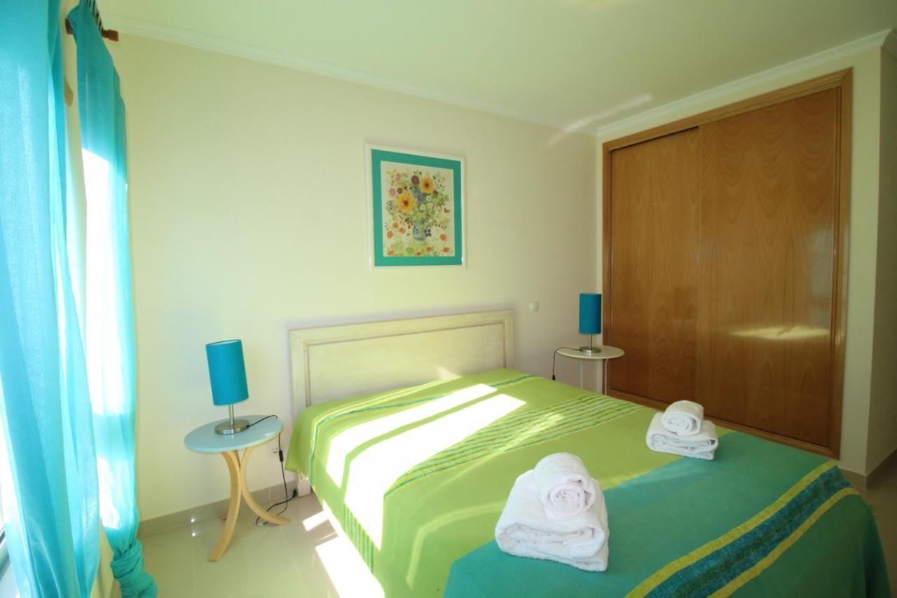 T2 Da Rocha 1ª Linha 4 Apartment