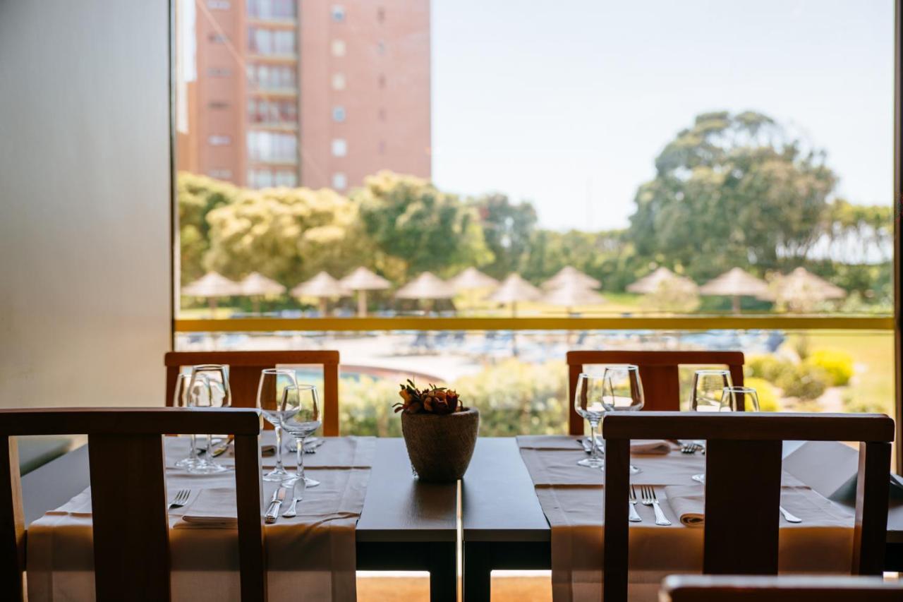 Hotel Axis Vermar Conference & 4*