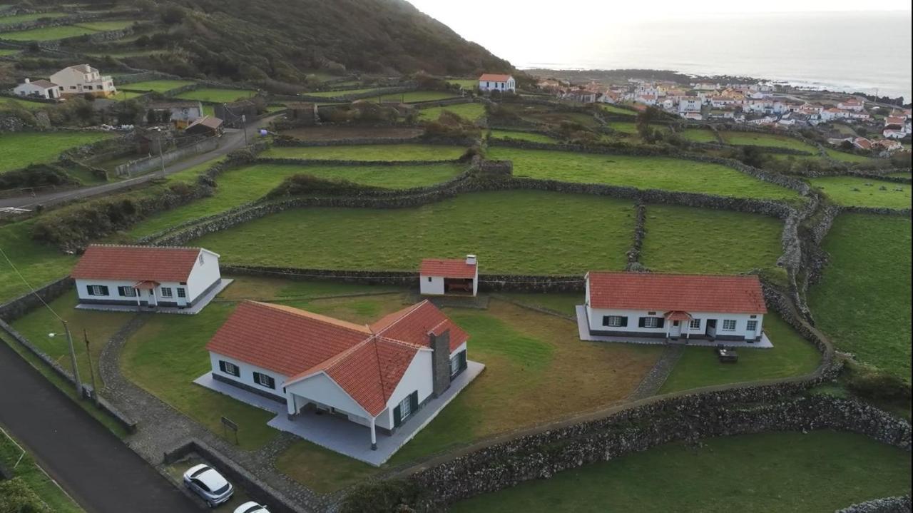 Casas Da Cascata * Lajes das Flores