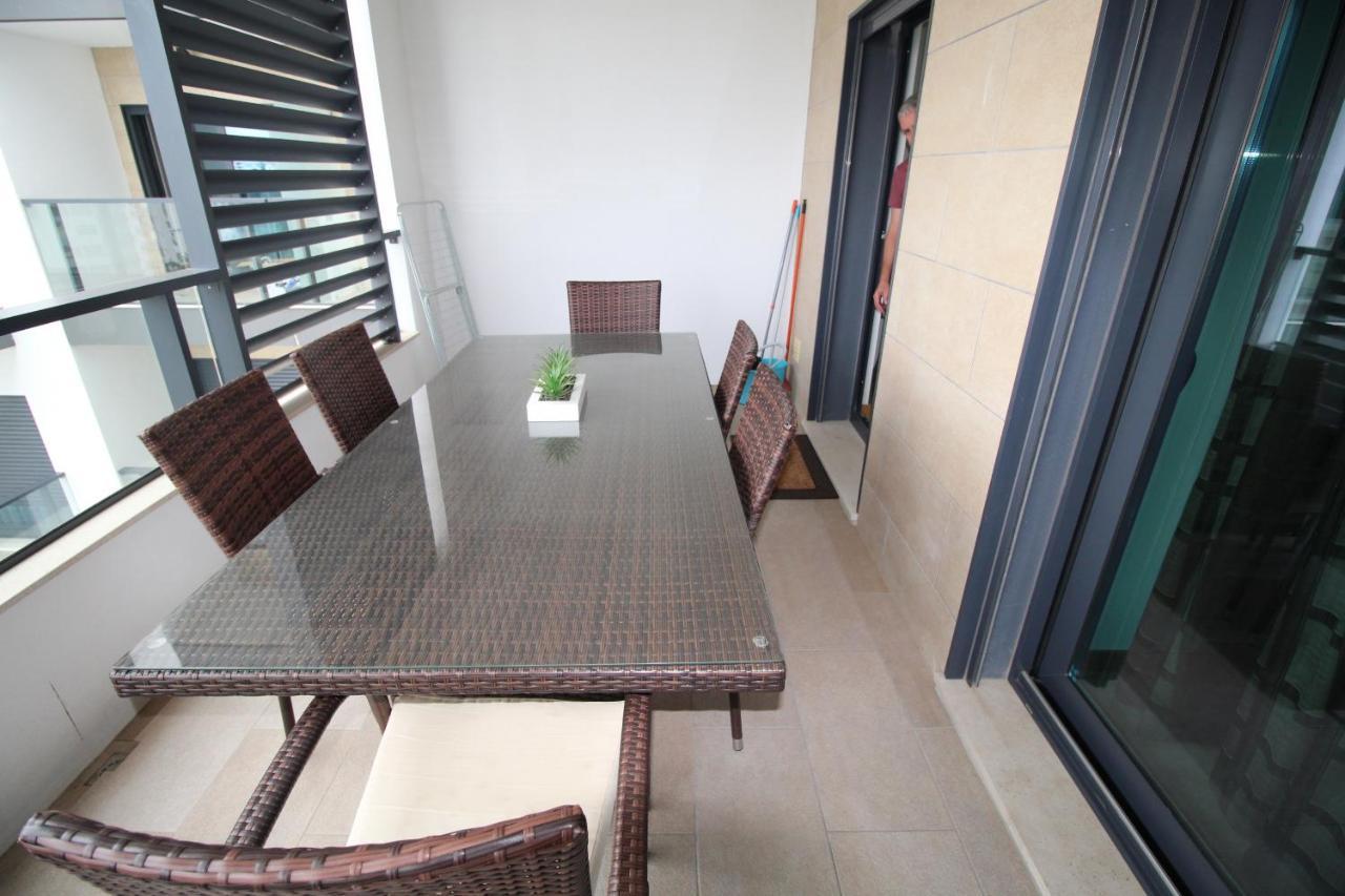 T1 Rocha Prime / 1ª Linha *