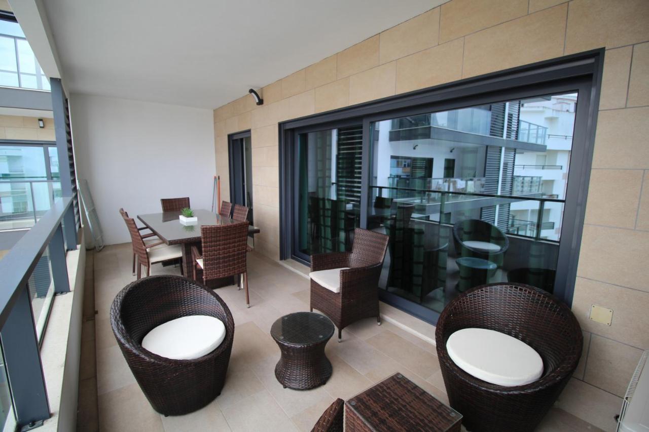 Apartment T1 Rocha Prime / 1ª Linha *