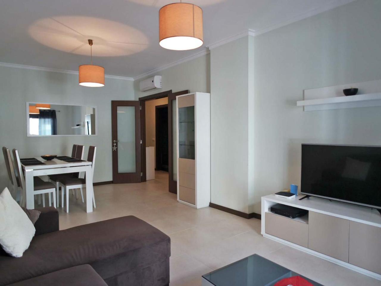 Apartment B03 - Luxury 2 Bed Marina