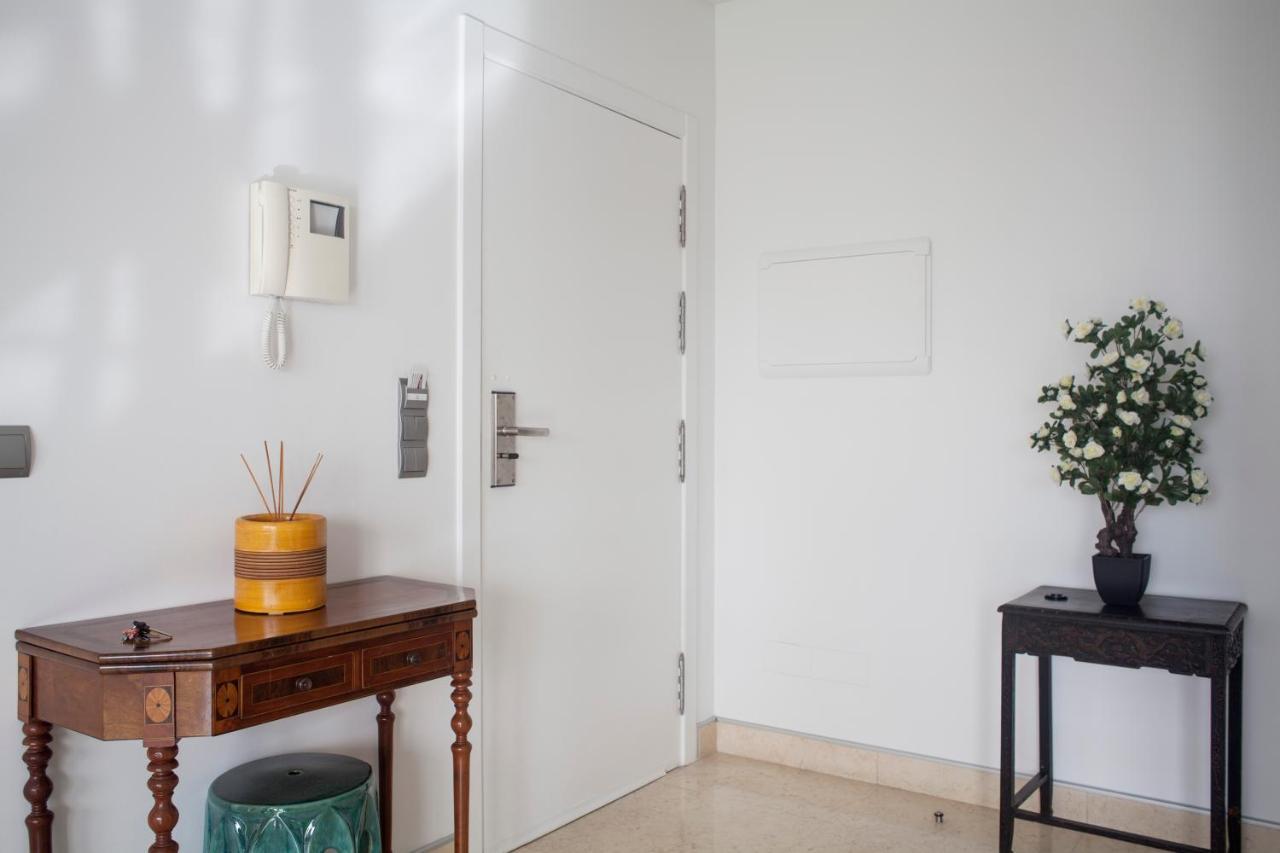 Two Bedroom With Balcony And Gorgeous View Over The Atlantic Apartment *