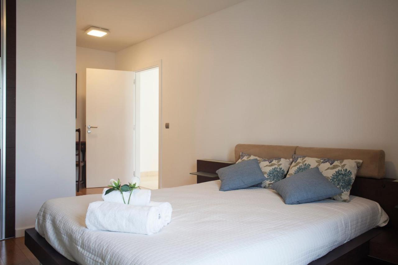 Two Bedroom With Balcony And Gorgeous View Over The Atlantic *