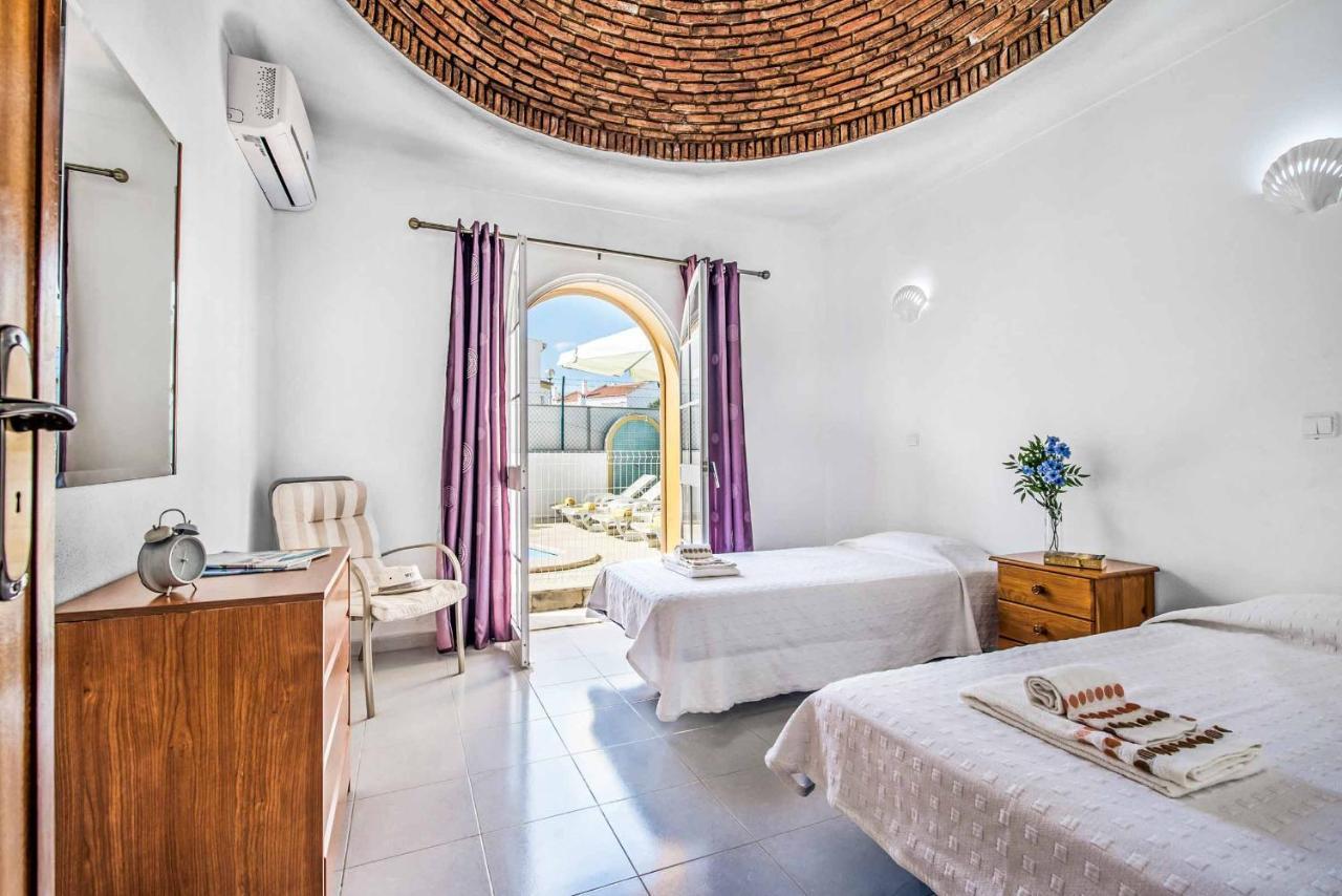 Arines Villa