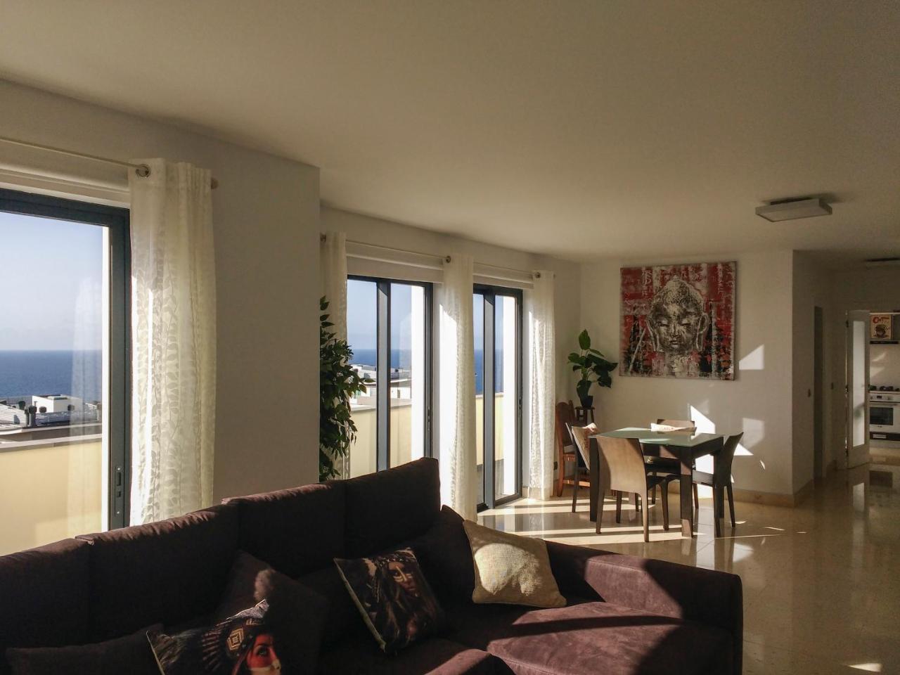 Two Bedroom With Balcony And Gorgeous View Over The Atlantic Apartment *
