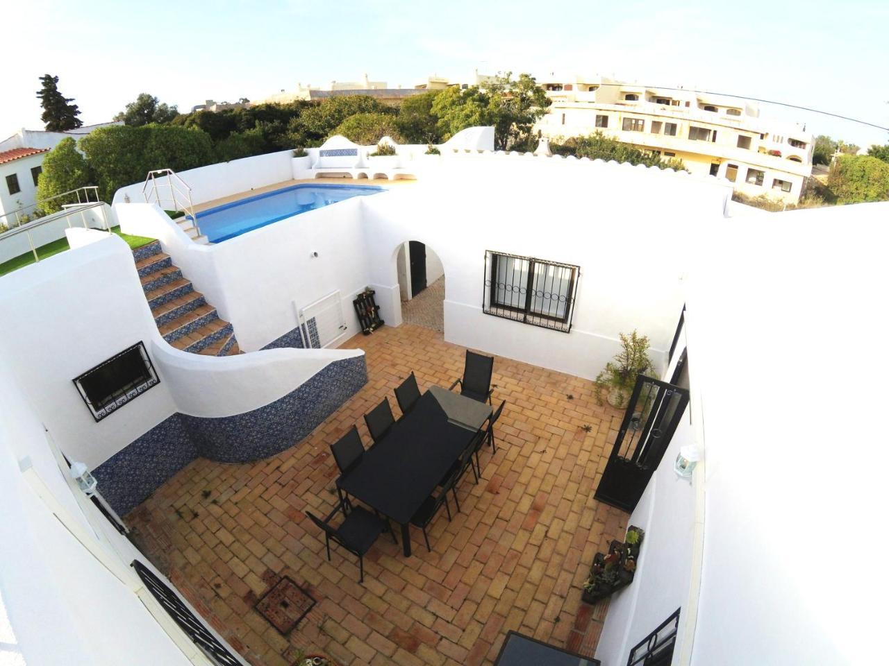 On The By Galantevasques Villa *