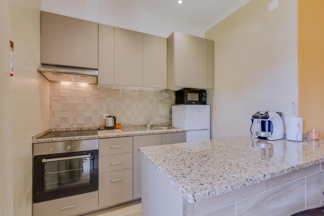 Marina & Casino - 1 Bedroom - Center Apartment *