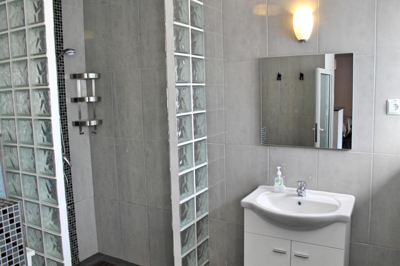 Ourmadeira - Grayci's House, Contemporary *