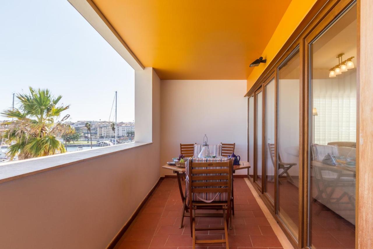 Marina Starboard Apartment, *