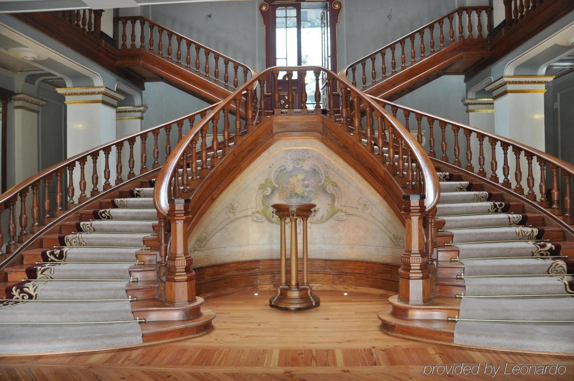 Palace Hotel 5*
