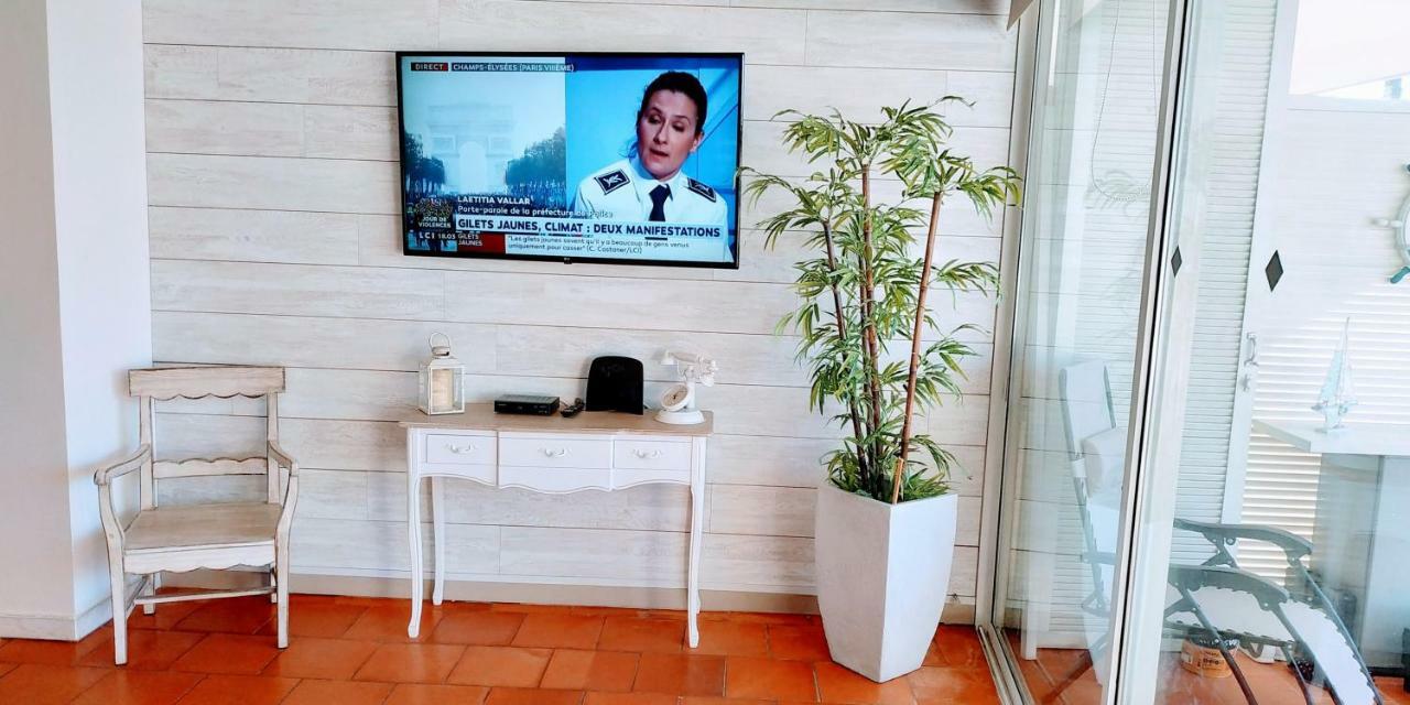 Apartment R. Teixeira Da Mota *