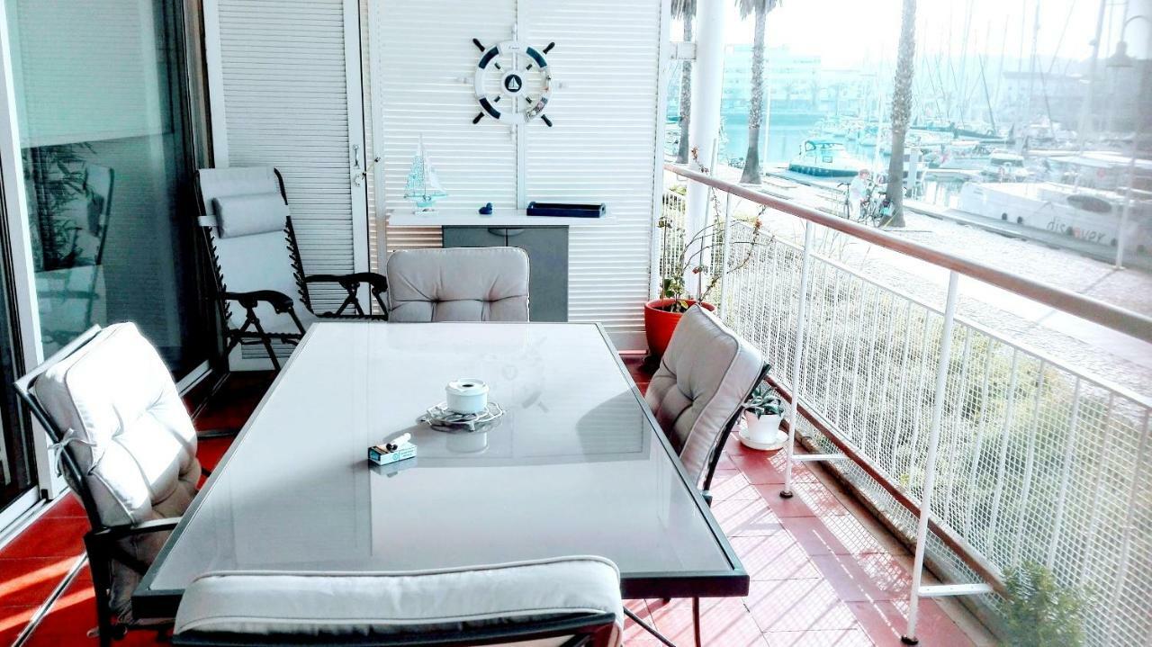 Apartment R. Teixeira Da Mota Apartment *