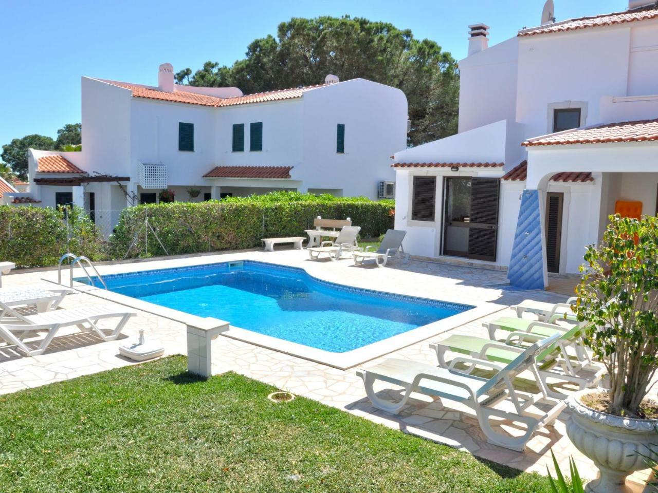 Holiday home Spacious In The Typical Portuguese Style With Private Swimming Pool Near *