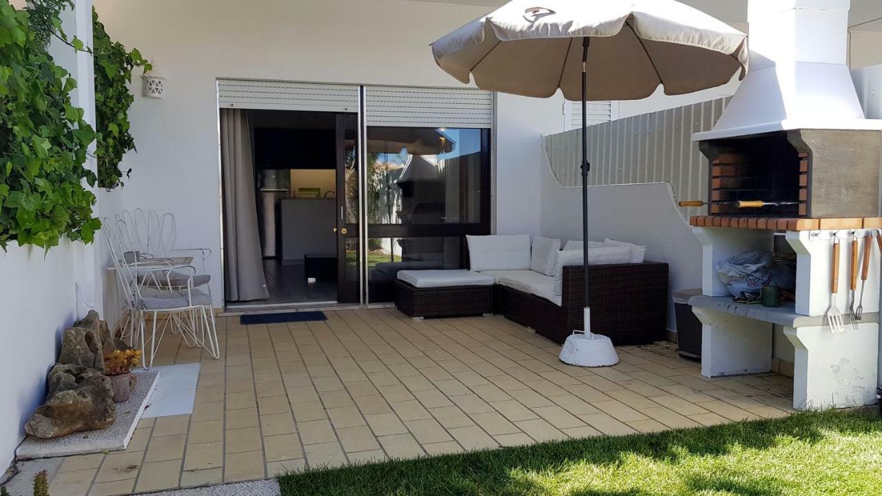 Magnific With A Cozy Garden, 5 Minutes To The Apartamento Albufeira