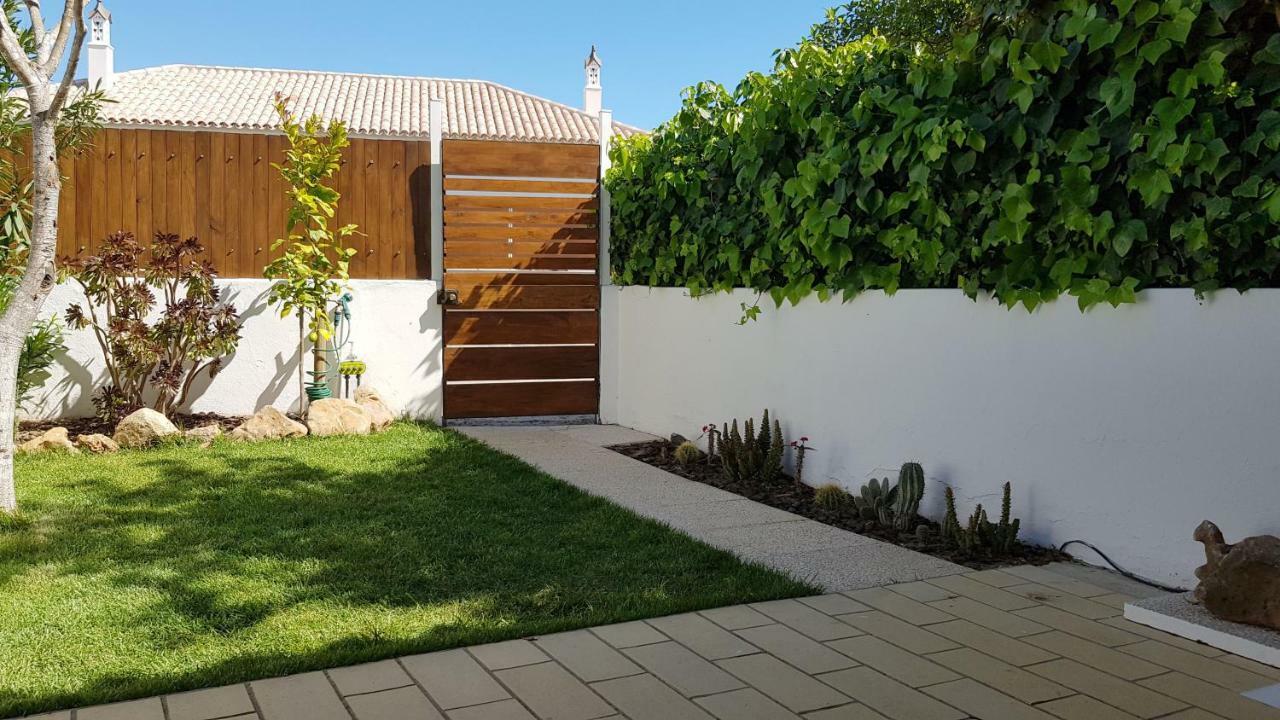 Magnific With A Cozy Garden, 5 Minutes To The Apartamento Albufeira