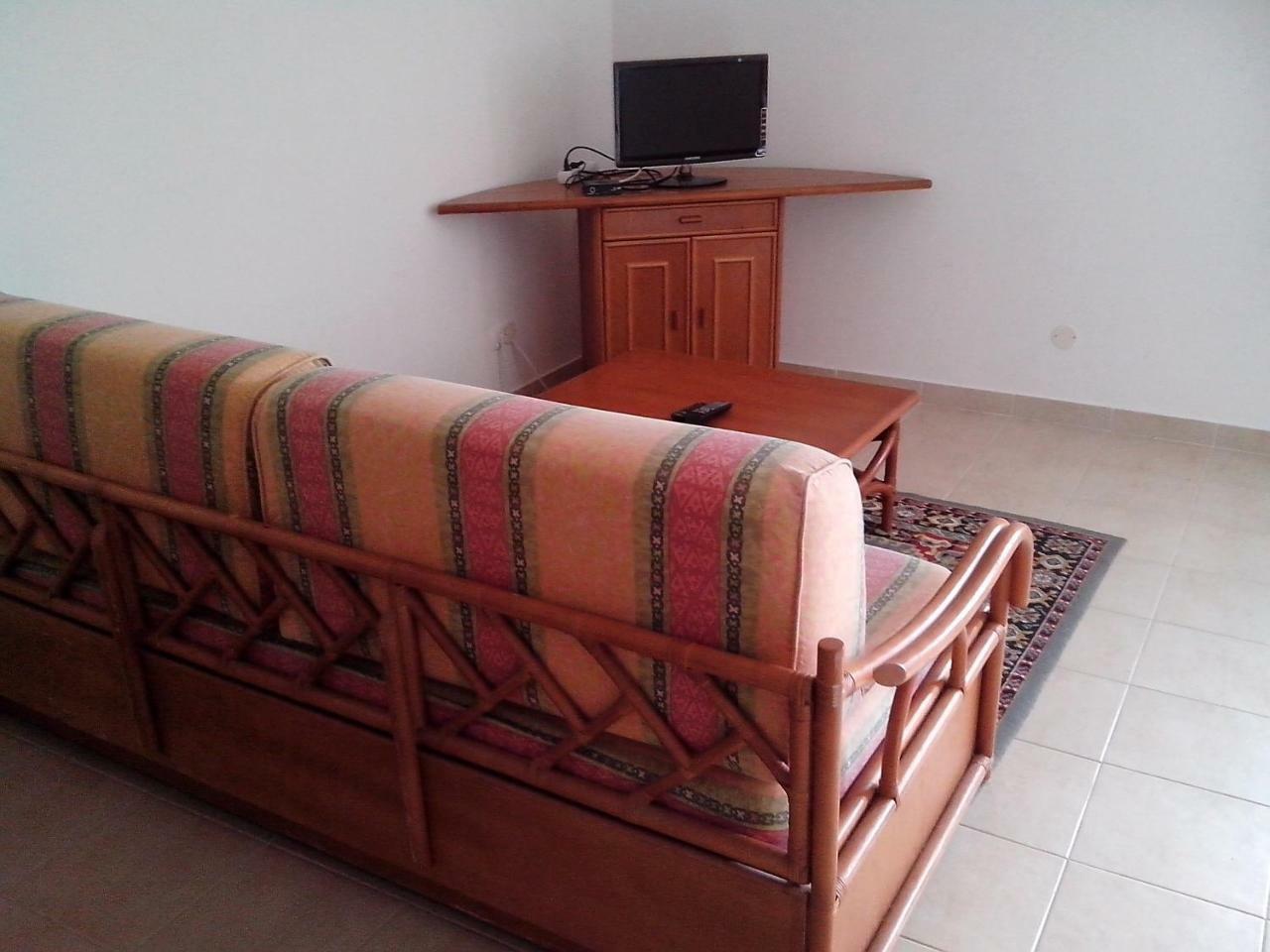 1 Bedroom 5 Min. From Falesia And Close To Center! D * Albufeira