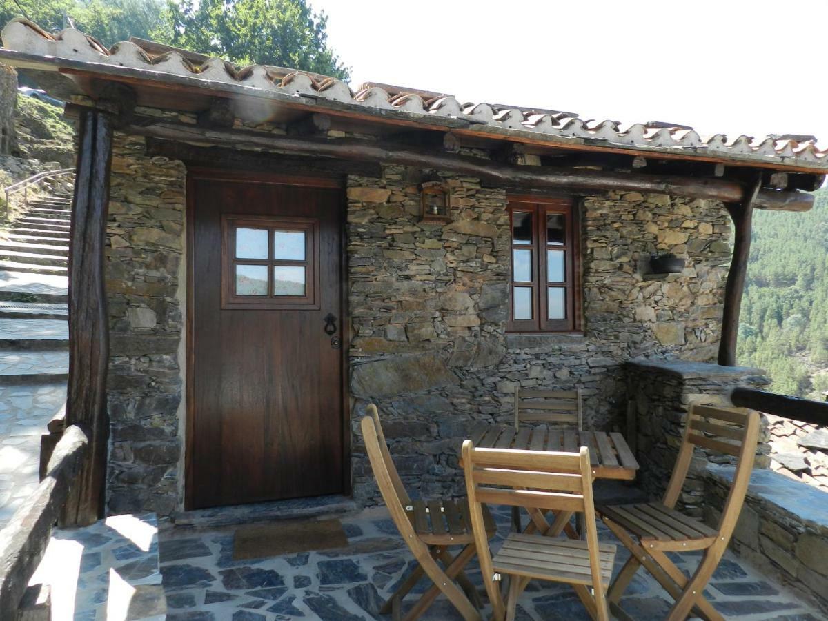 Talasnal Montanhas De * Lousa (Central Portugal)